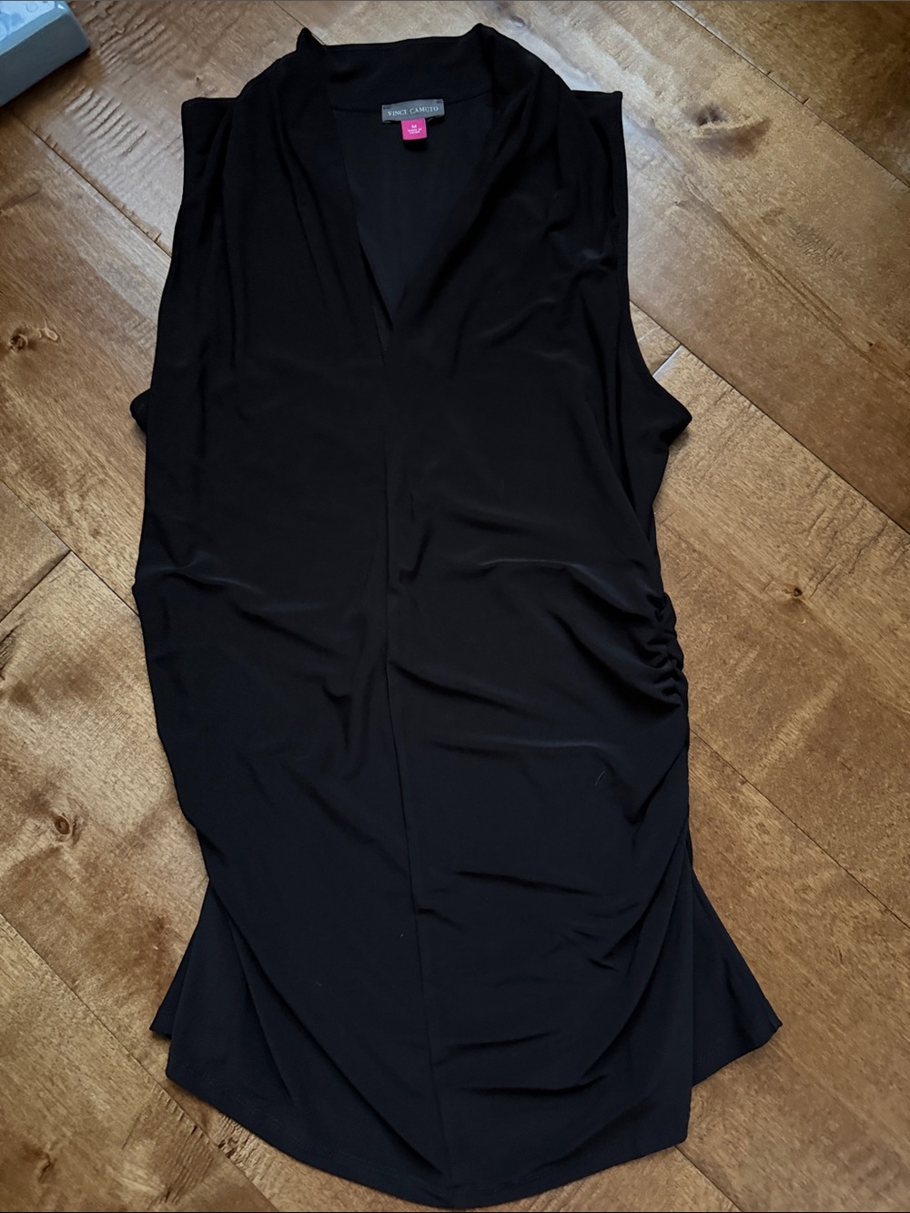 Women's Vince Camuto Sleeveless V-Neck Runched Middle Black Top Size Medium